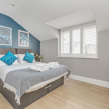 Stylish 1 Bed Apt , Central , Pkg, Perfect For Long Stays Egham Exteriör bild